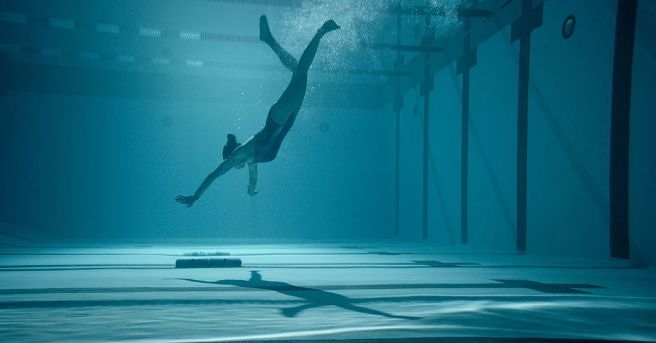 12 Feet Deep' Trailer Will Make You Fear Public Pools - Bloody