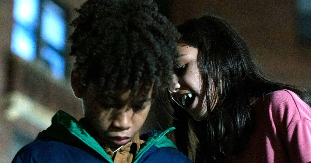 Bristol Movie News Let The Right One In Tv Series Trailer Showtime Will Do Anything For Blood