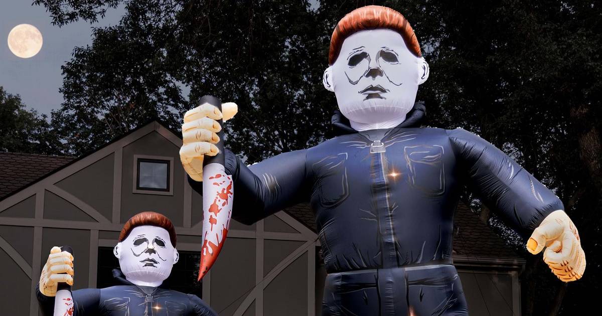 Halloween: new inflatable Michael Myers decorations range from 8 feet to 25 feet tall!