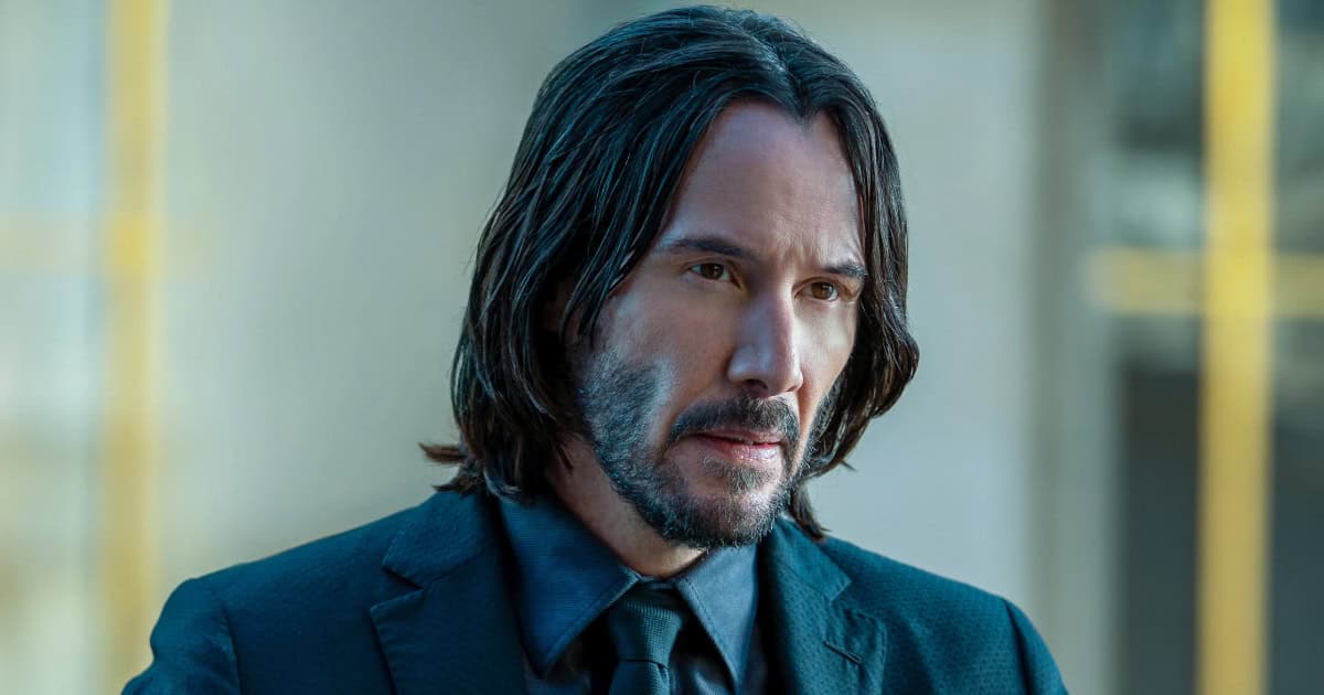 Keanu Reeves pulls the trigger on John Wick pinball machine at SDCC