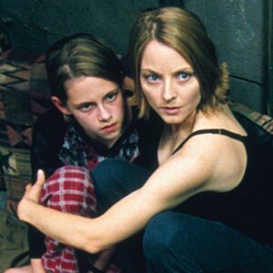 David Fincher's 2002 home invasion thriller Panic Room is getting a Brazilian remake with Isis Valverde signed on to star